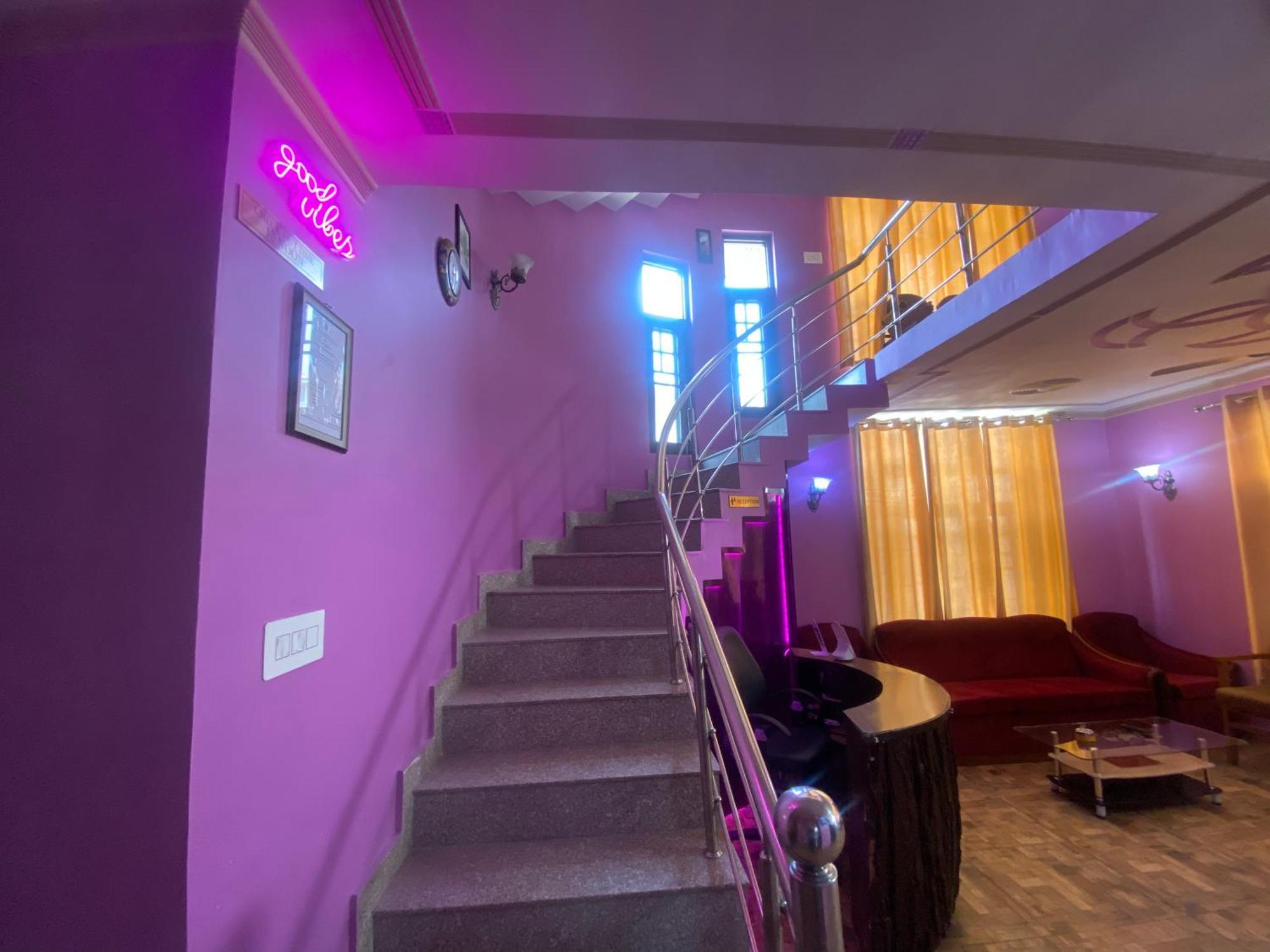 Penthouse Villa Srīnagar 외부 사진